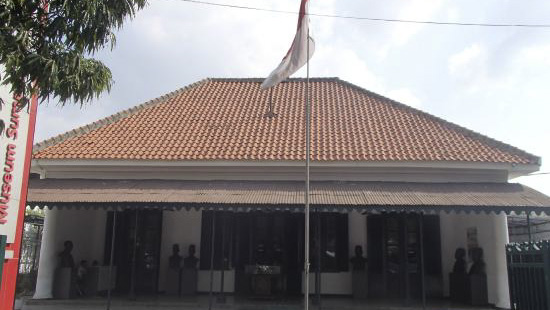 Dari Sumpah Pemuda ke Nurul Fikri: Jejak Peran Pemuda dalam Membangun Bangsa Melalui Pendidikan